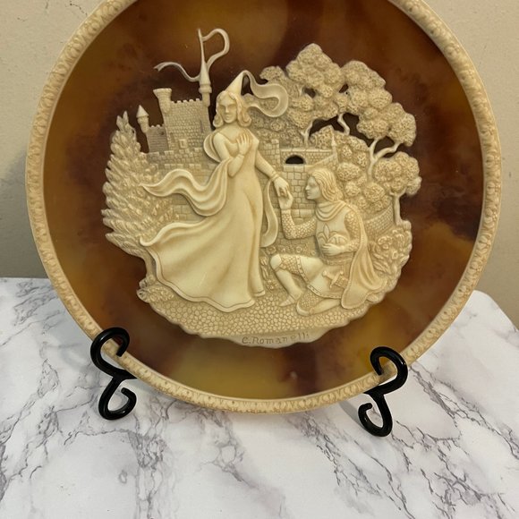 Vtg Incolay Stone Lancelot & Guinevere Hand Crafted Art Plate Great Romances - Picture 7 of 9